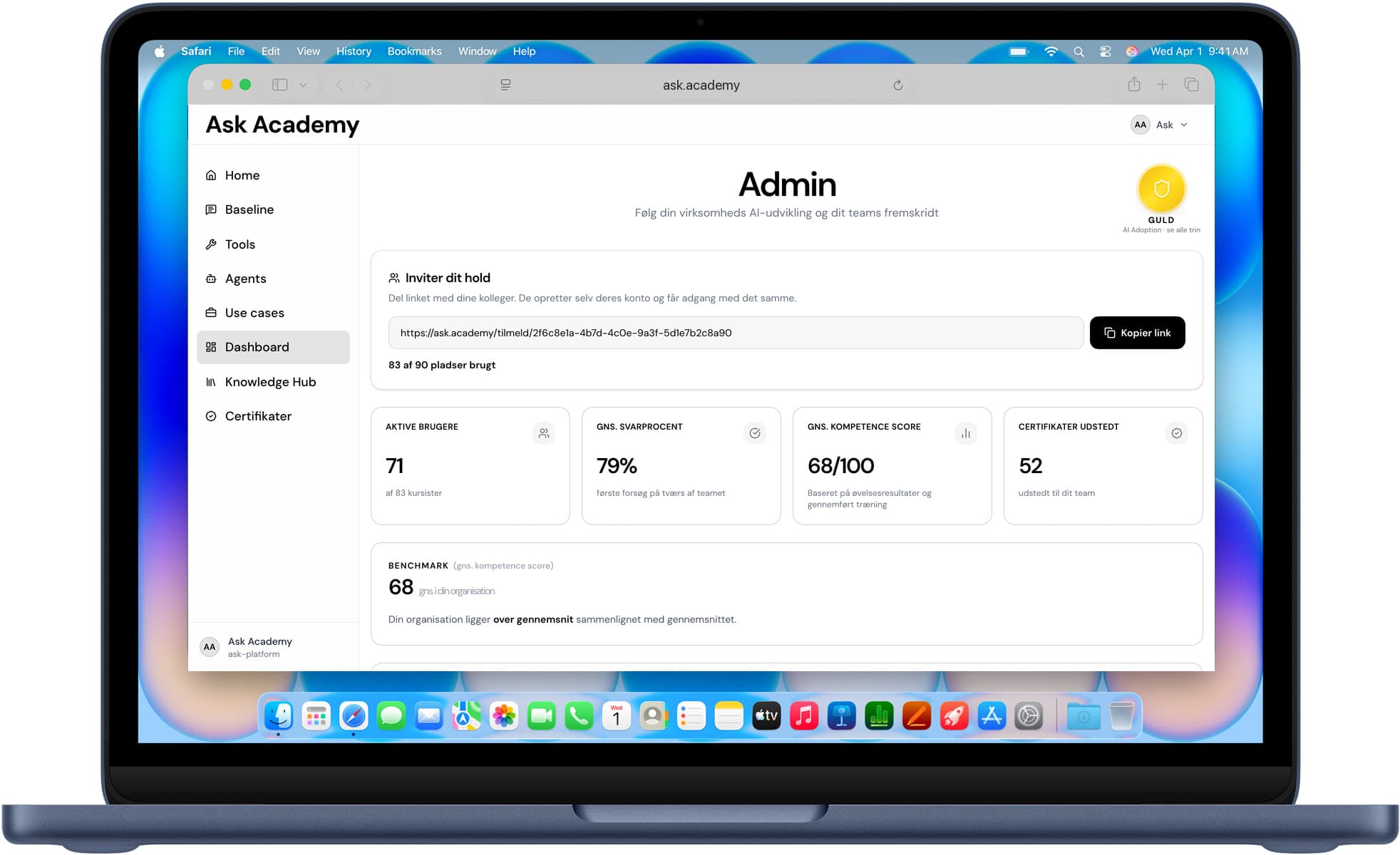 MacBook, der viser Ask Academys dashboard for en virksomhed med 83 medarbejdere